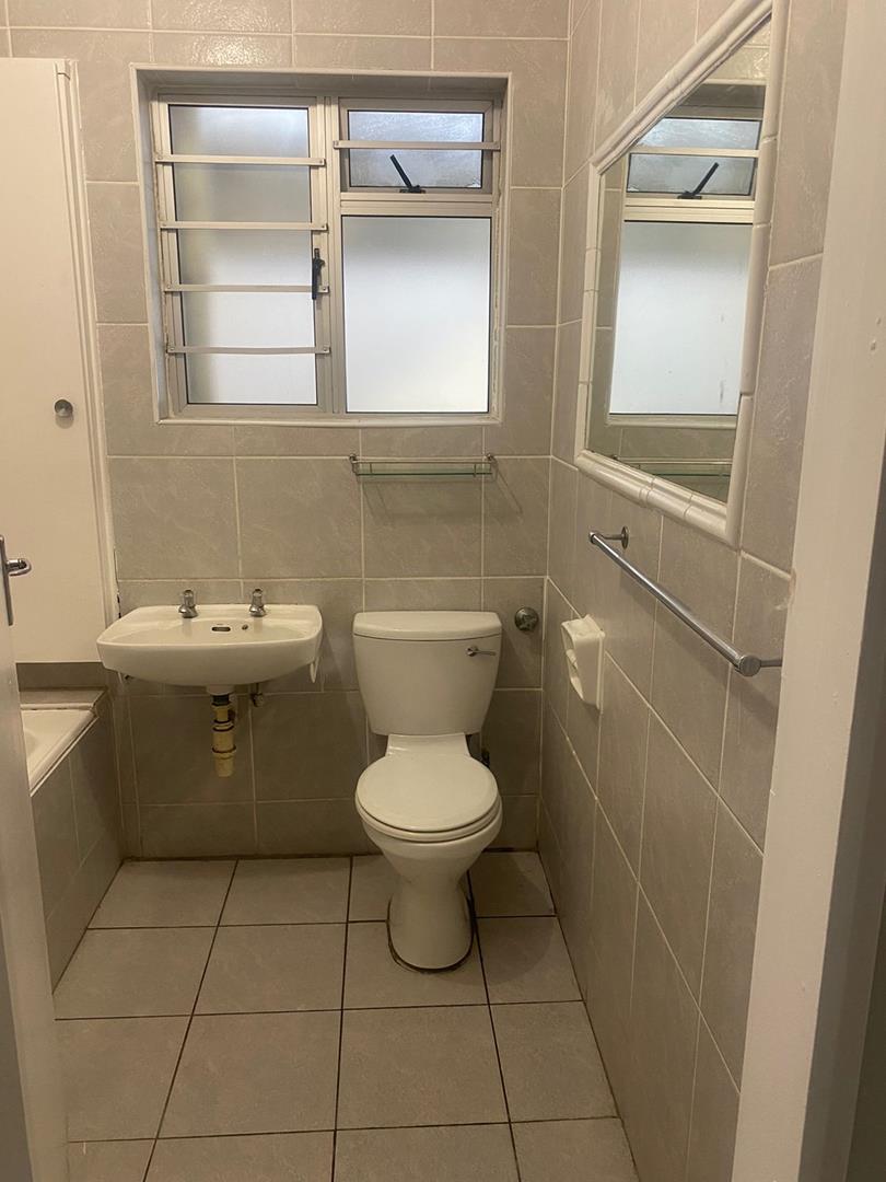 To Let 2 Bedroom Property for Rent in Humewood Eastern Cape
